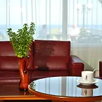 Captains De Luxe