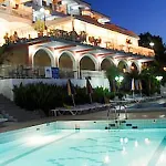 Captains De Luxe Semesteranläggning (resort)