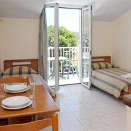 Captains De Luxe 3*
