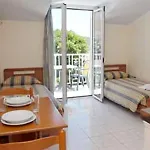 Captains De Luxe 3*