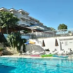 Captains De Luxe Ośrodek wypoczynkowy 3*