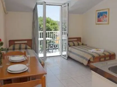 Captains De Luxe 3*
